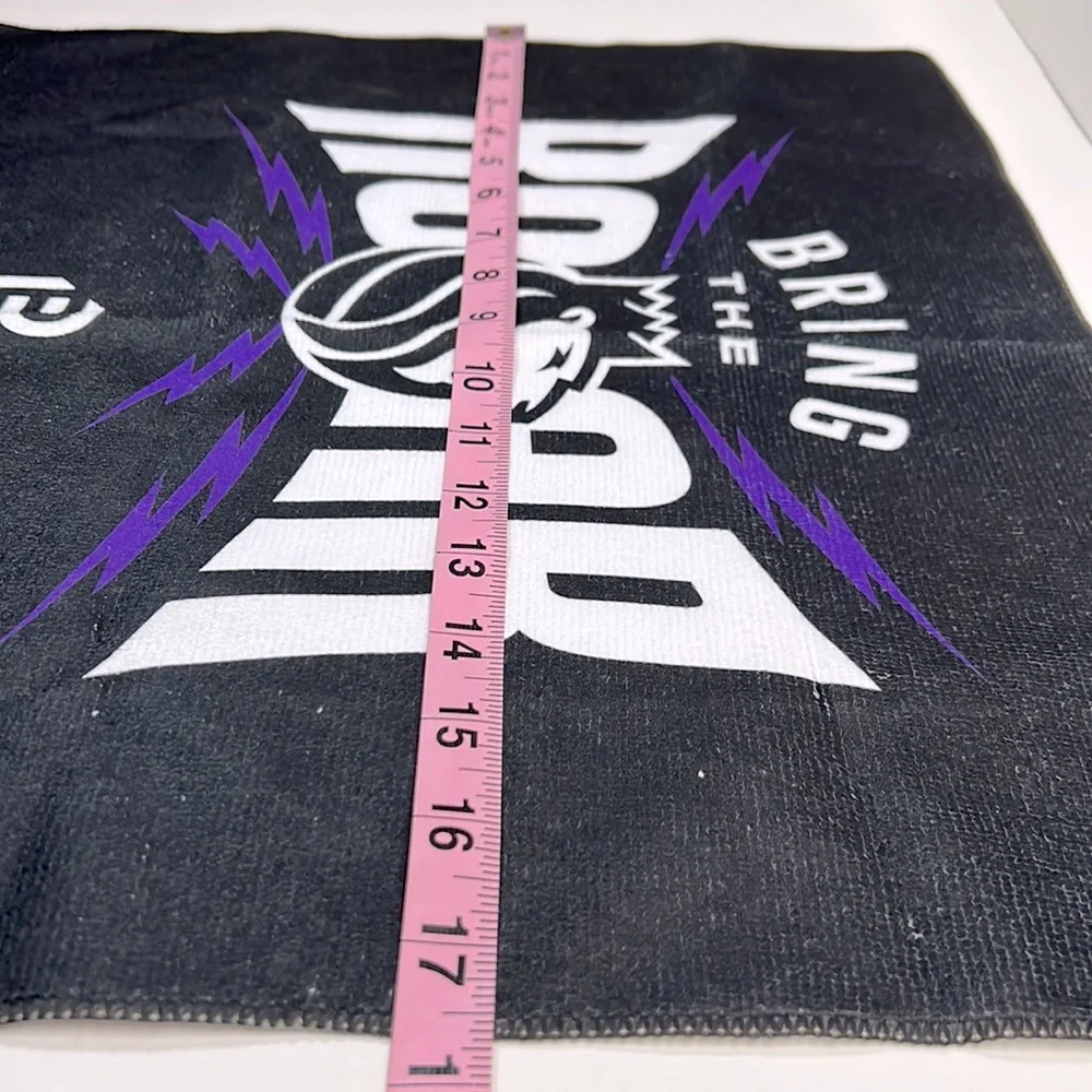 One Sacramento Kings towel